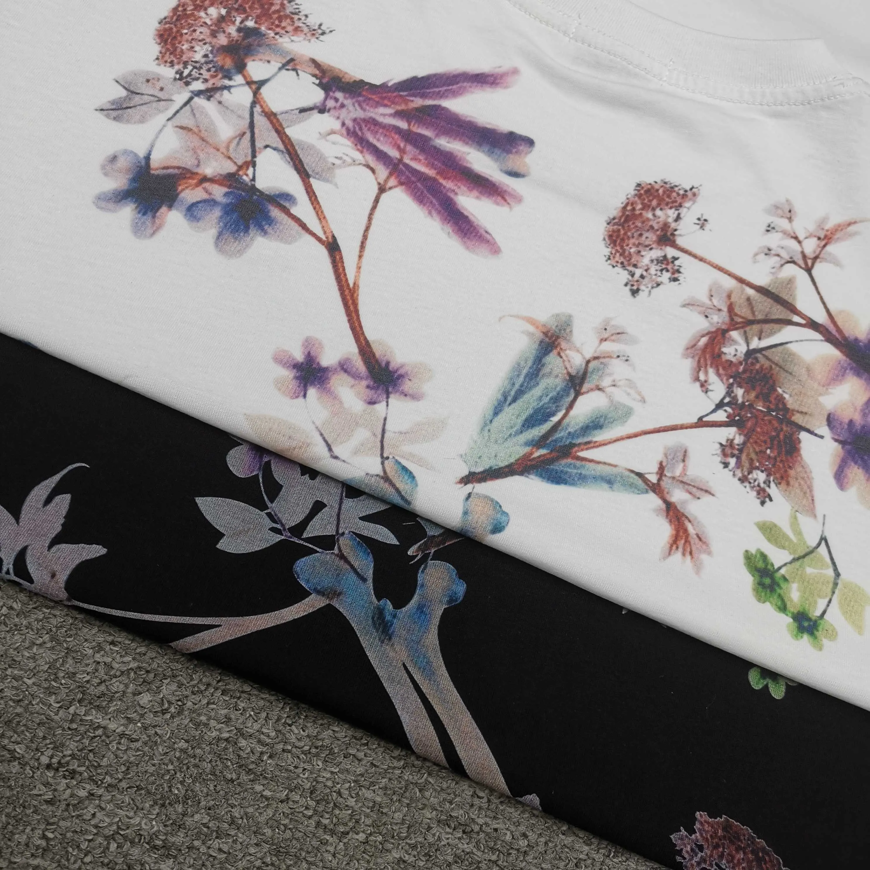 off white new floral graffiti loose short-sleeved T-shirt Size: S M L XL Color: Black White P240